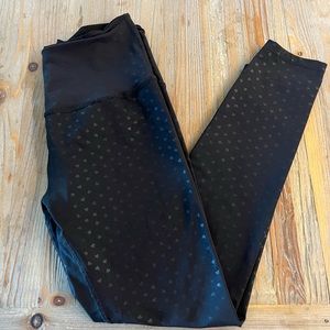 Beyond Yoga Black Hearts Ankle length leggings